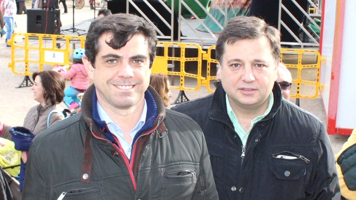 El que fuese alcalde de Albacete, Javier Cuenca, junto a su primer teniente y sucesor, Manuel Serrano (Foto: Twitter)