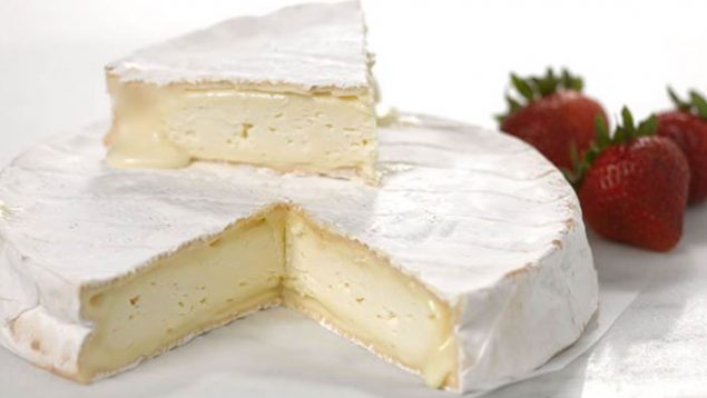 Así debes comer el queso brie: maridajes, cortes y otros