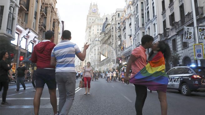 El World Pride celebra su gran marcha sin ausencias y con estrictas medidas de seguridad