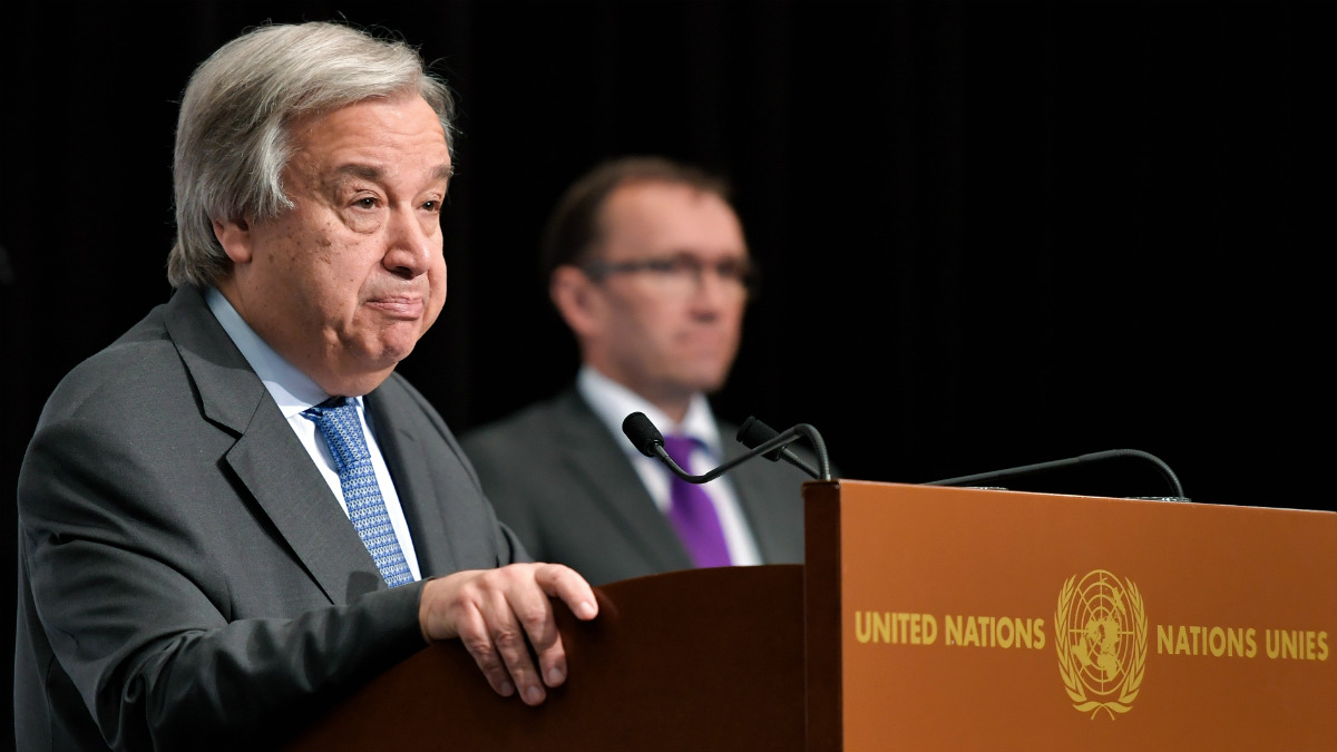 El secretario de la ONU, Antonio Guterres, y el enviado para Chipre, Espen Barth Eide, en Crans Montana (Suiza). (AFP)