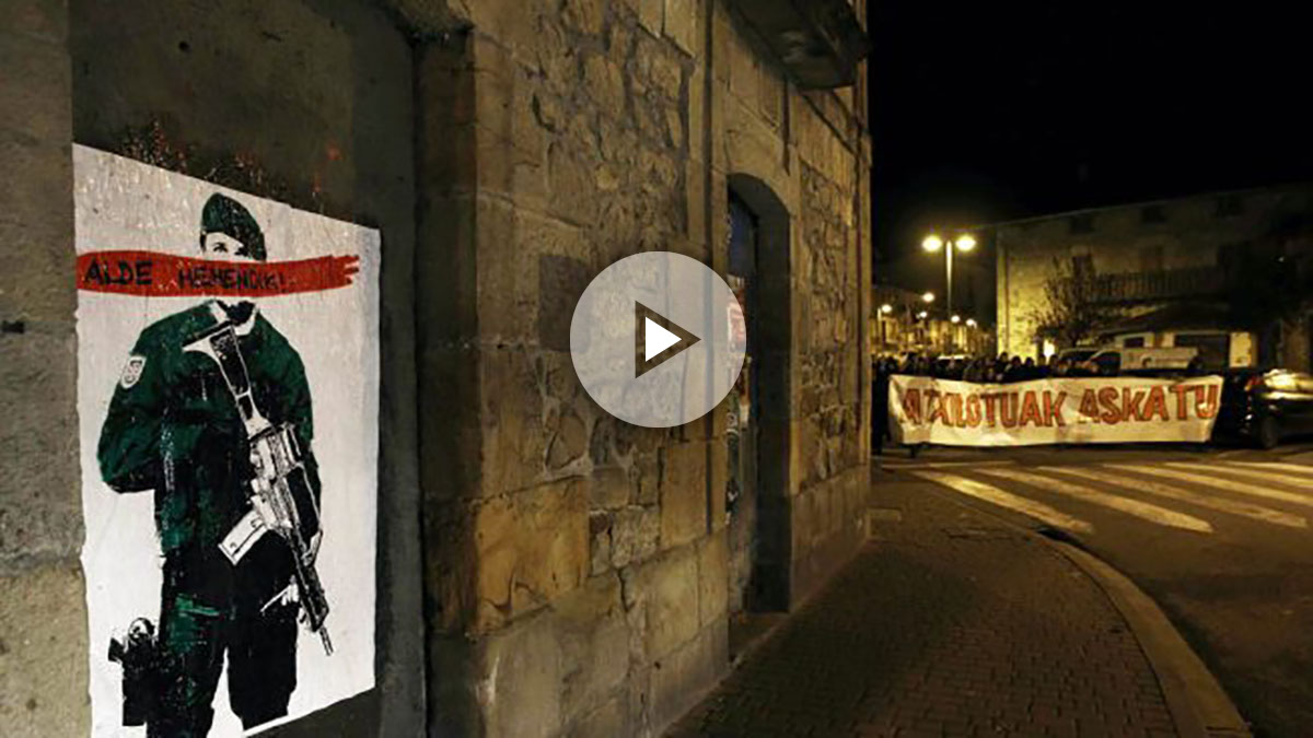 intadas amenazantes sobre la Guardia Civil en Alsasua, Navarra. (Foto: EFE)