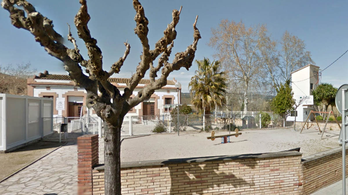 Ayuntamiento de Llorenç del Penedès, donde estaba la nave de procesado de tabaco y estiércol.
