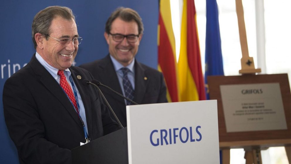 El empresario Víctor Grifols, junto a su amigo Artur Mas.