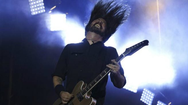 Dave Grohl, integrante del grupo estadounidense Foo Fighters, fue lo mejor de la primera jornada del Mad Cool 2017. Foto: EFE