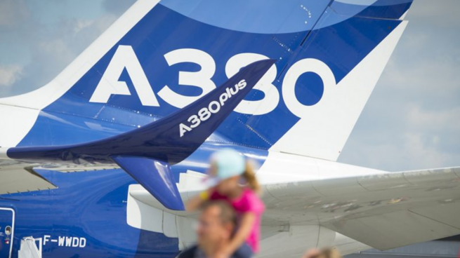 La estadounidense Boeing adelanta a Airbus con 158 pedidos más en el primer semestre