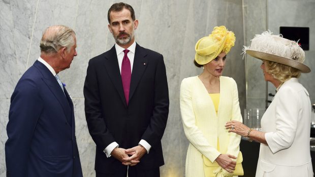 Los Reyes Felipe y Letizia junto al Príncipe Carlos y Camila de Cornualles