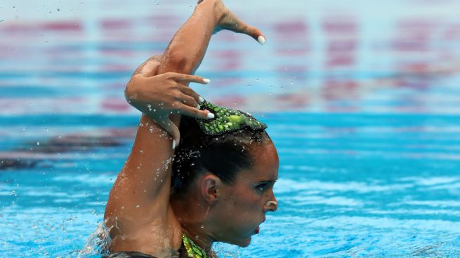 Ona Carbonell se cuelga la medalla de plata en solo técnico
