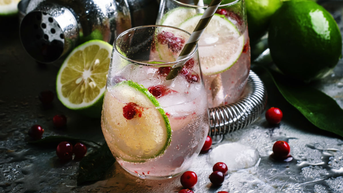 Las bebidas alcohólicas se tiñen de rosa (Foto:iStock)