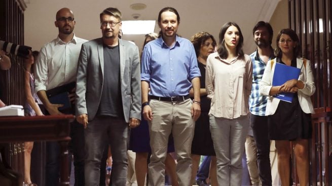 Xavier Domènech, Pablo Iglesias e Irene Montero, entre otros dirigentes de Podemos