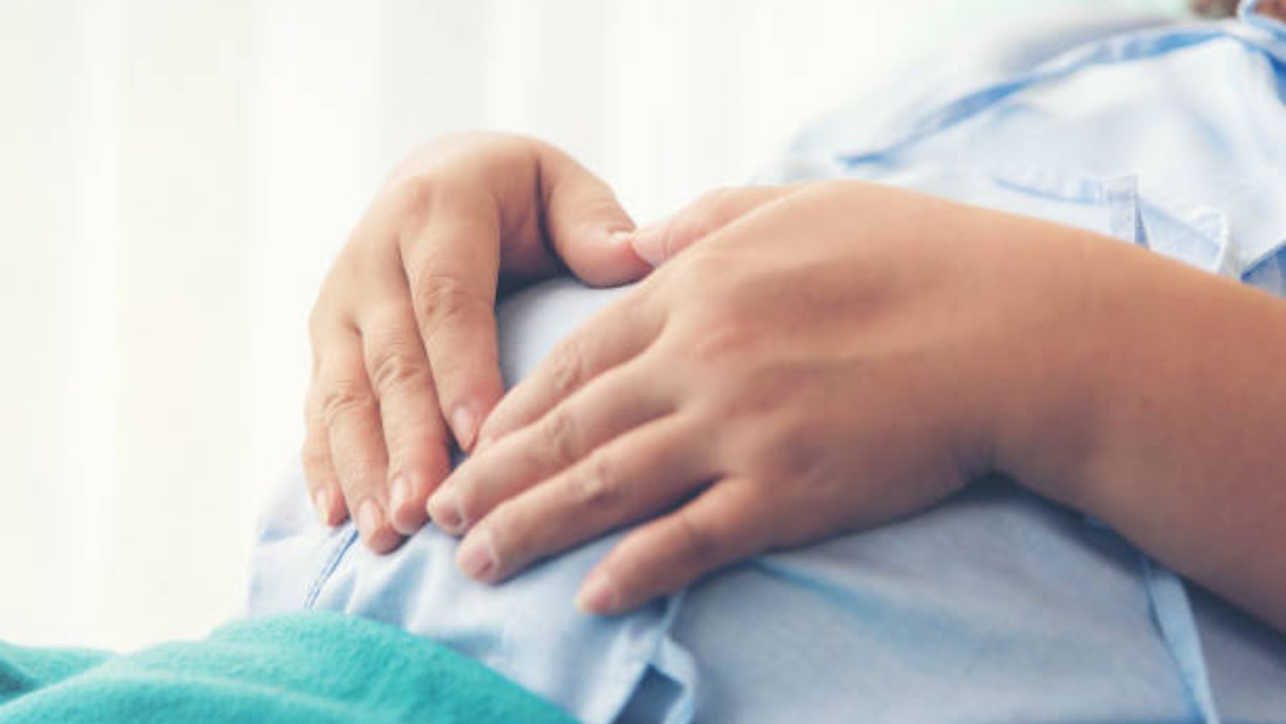 Qué complicaciones pueden surgir al practicarse una episiotomía durante el parto