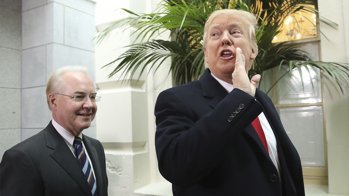 Donald Trump y Tom Price. (Foto: AFP)