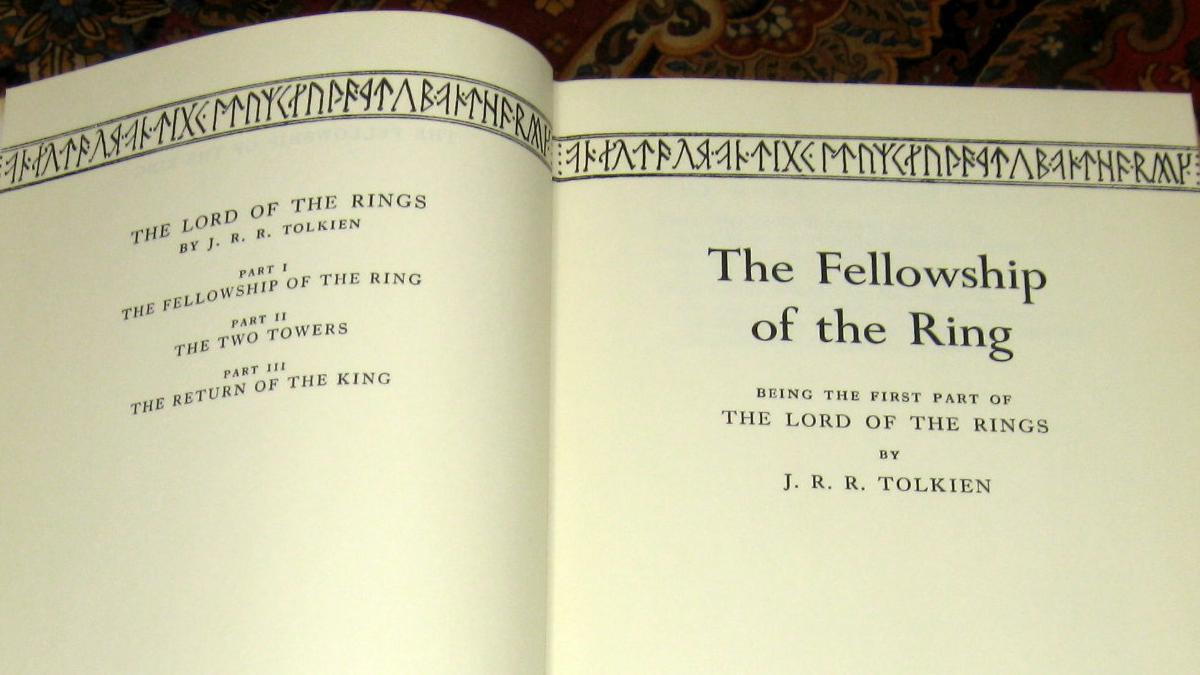 El 29 de Julio de 1954 se publica la primera edición de «La Comunidad del Anillo» de Tolkien.