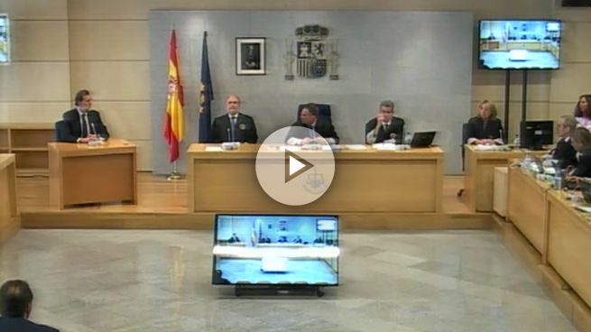 Rajoy testifica desde el estrado y no delante del banquillo de los acusados