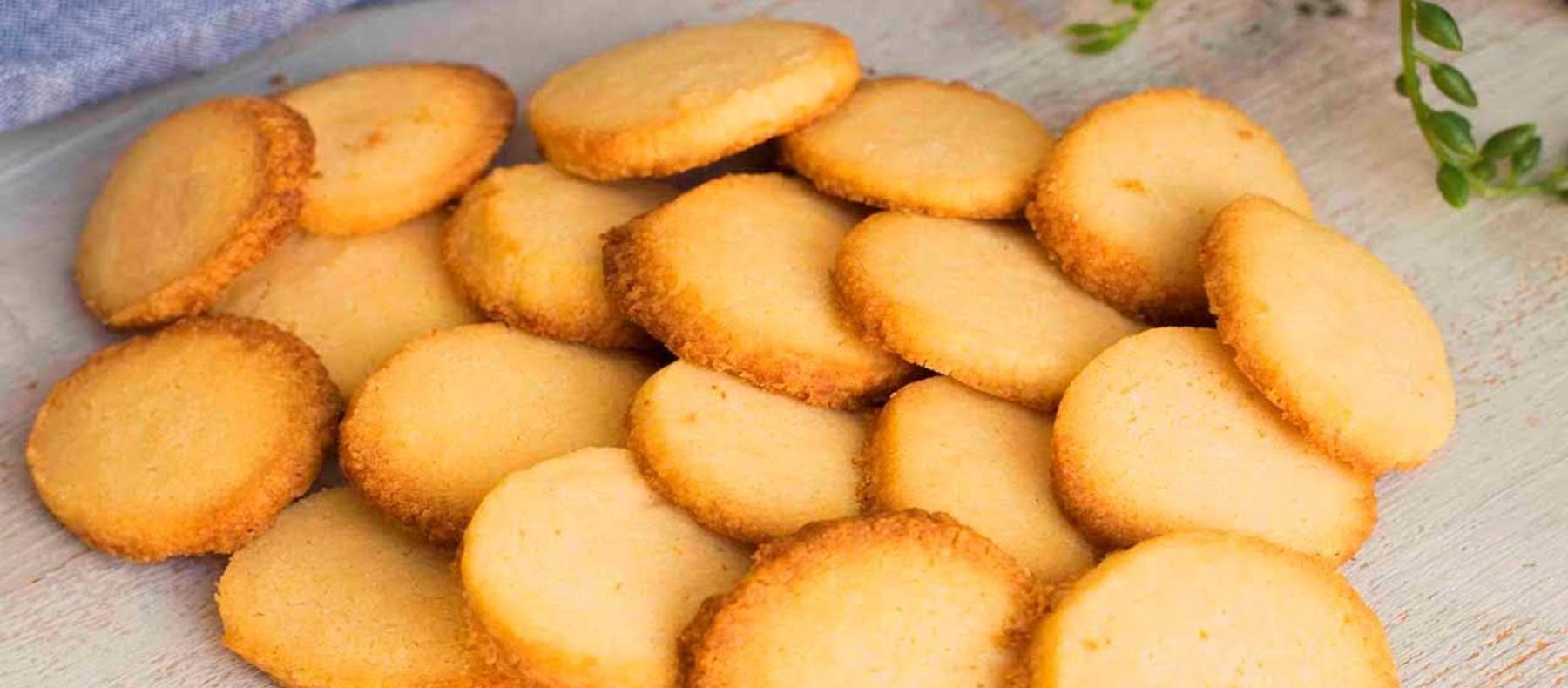 La receta fácil de galletas de mantequilla para hacer con niños