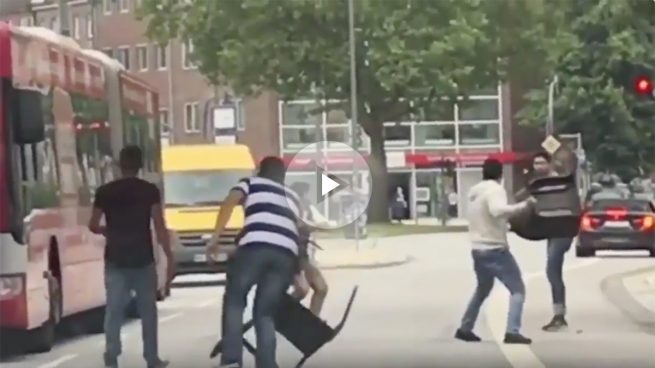 Ciudadanos de Hamburgo neutralizan al atacante armado con un cuchillo.