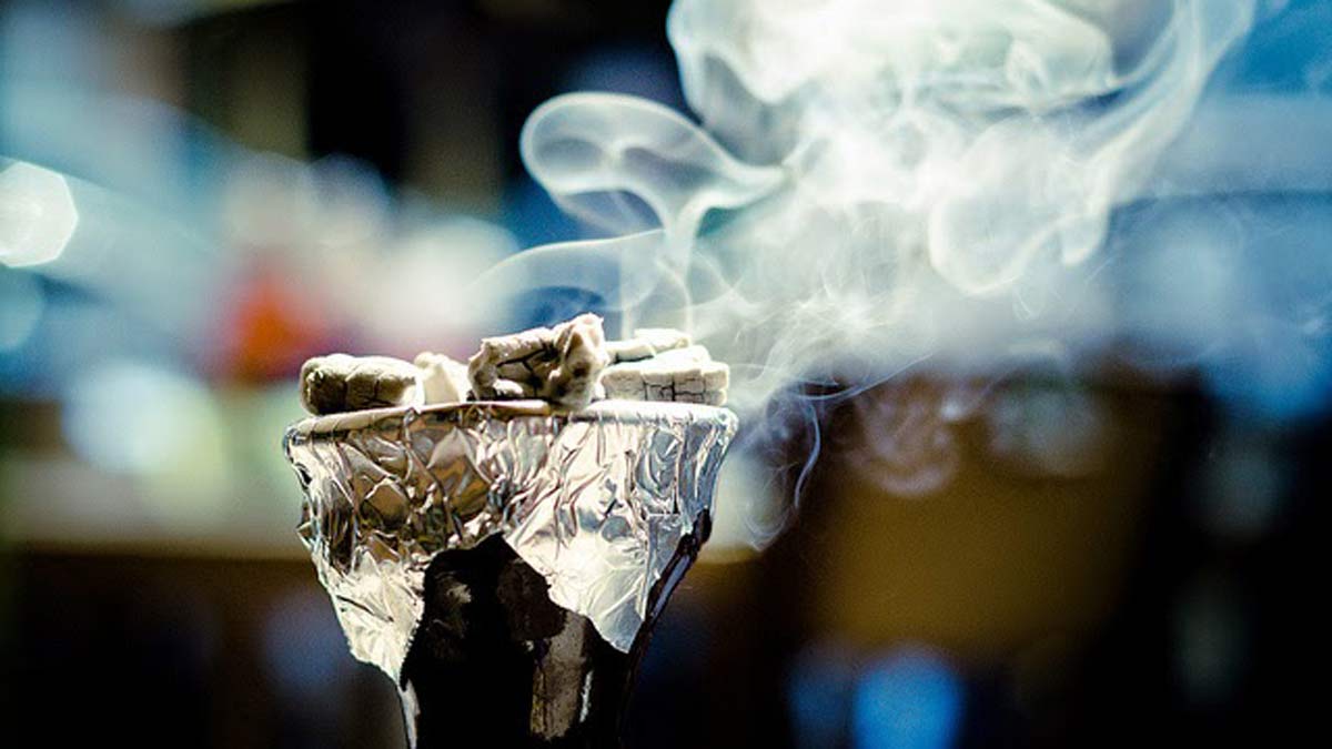 ¿Fumar en cachimba es más sano que los cigarrillos convencionales?