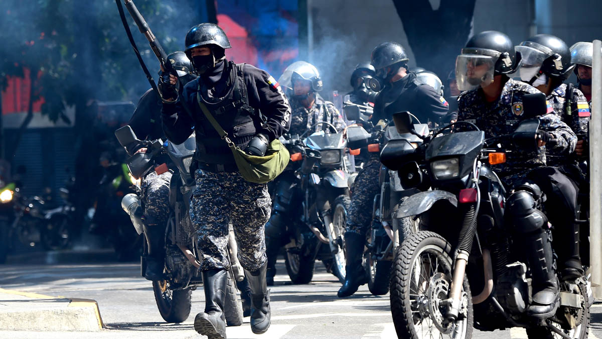 Represión policial en Caracas (Foto: AFP)