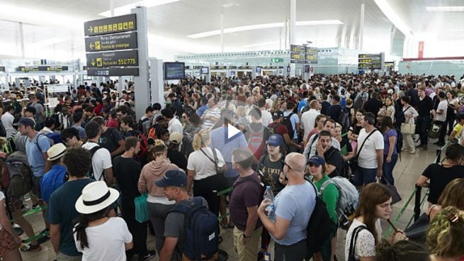 La semana comienza con colas en el aeropuerto de El Prat en la tercera jornada de huelga