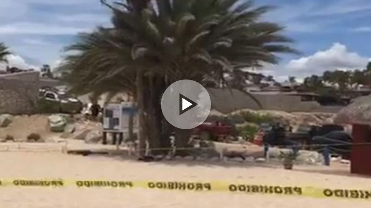 La playa de México acordonada tras el tiroteo en el que han muerto tres personas.