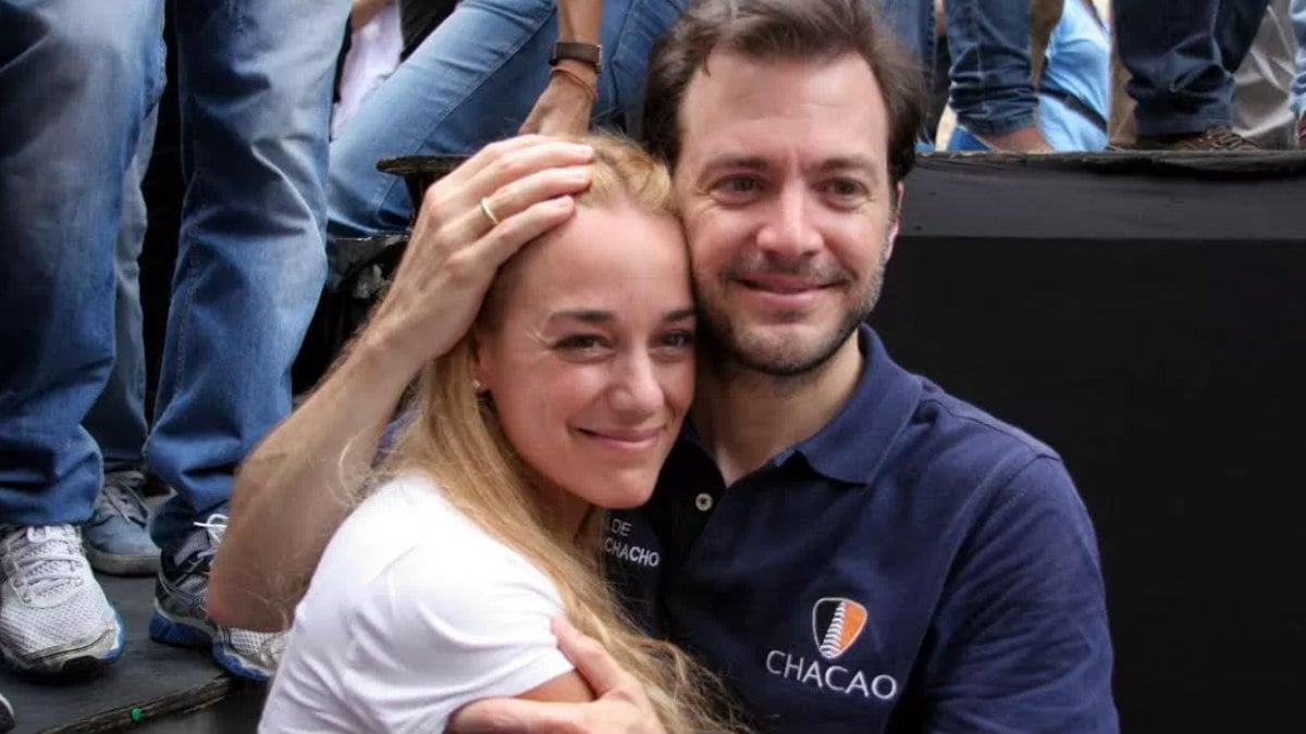 El alcalde opositor Ramón Muchacho junto a la líder opositora, y mujer del pero político Leopoldo López, Lilian Tintori.