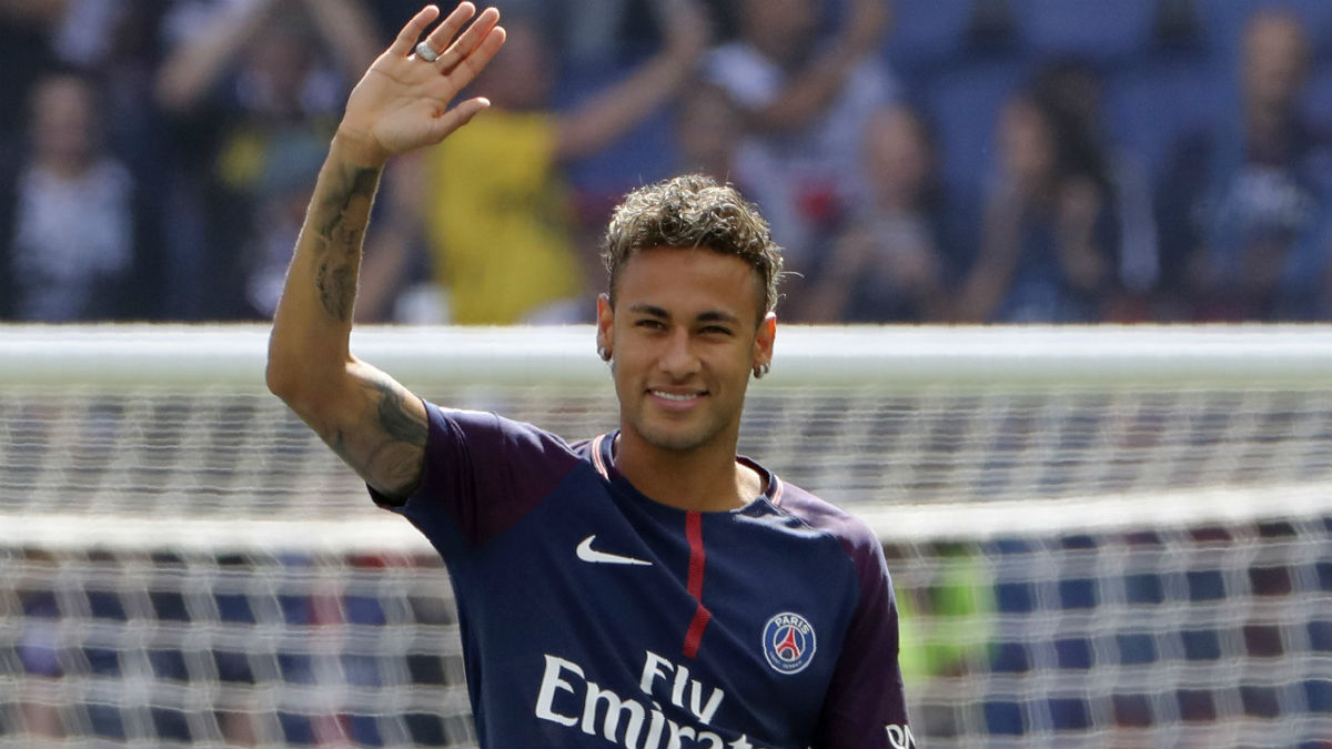 Neymar, el día de su presentación con el PSG. (Foto: AFP)