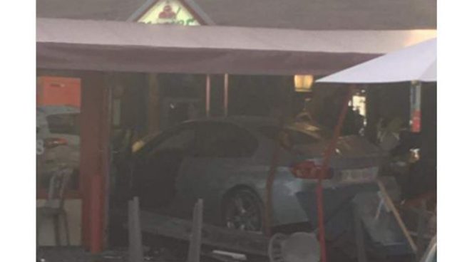 El hombre que arrasó la pizzería con su coche tiene problemas mentales, según la Fiscalía francesa