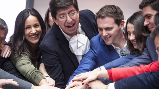 Juan Marín con Albert Rivera y otros dirigentes de Ciudadanos. (Foto: EFE)