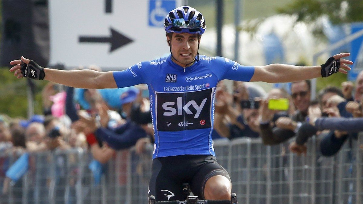 Mikel Landa celebra su victoria en el Giro de Italia. (AFP)