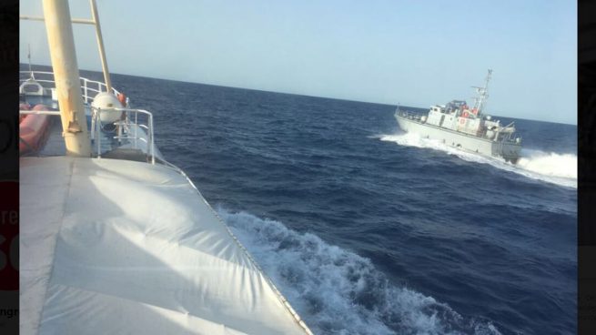 La ONG Proactiva Open Arms denuncia que su buque fue «secuestrado» por guardacostas libios