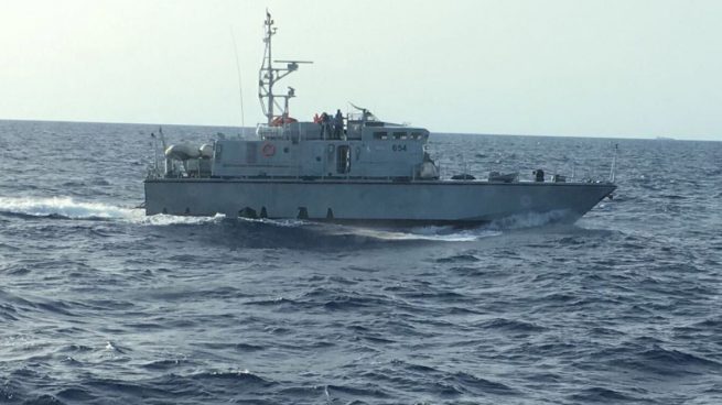 La patrullera libia que acechó a la embarcación española.