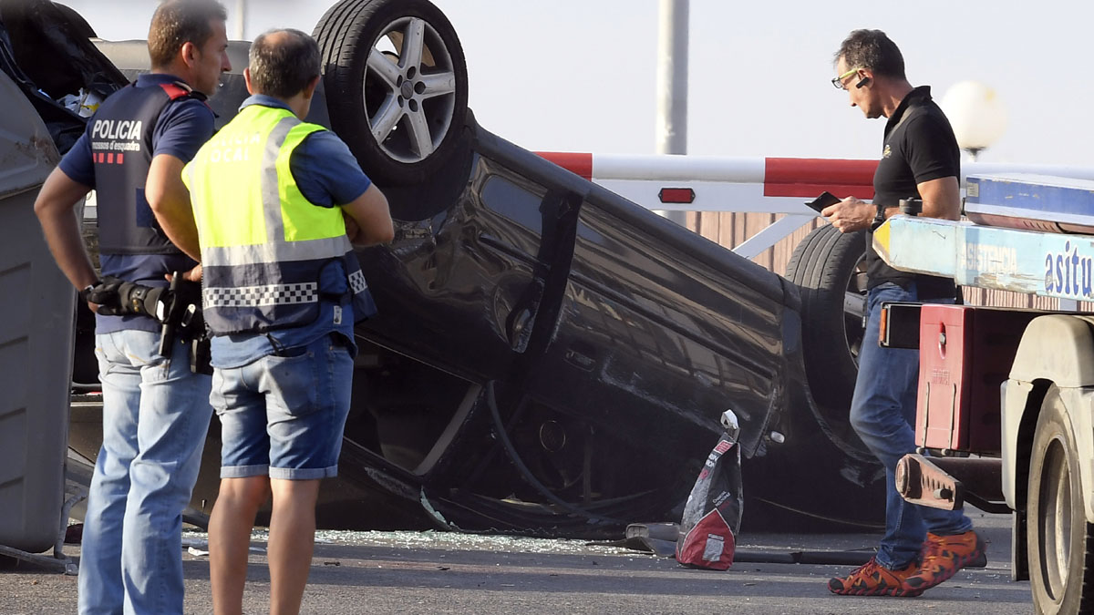 Vehículo con el que se perpetró el atentado de Cambrils (Foto: AFP)