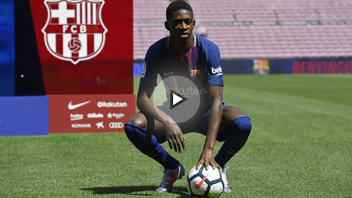 Dembélé posa en el Camp Nou. (AFP)