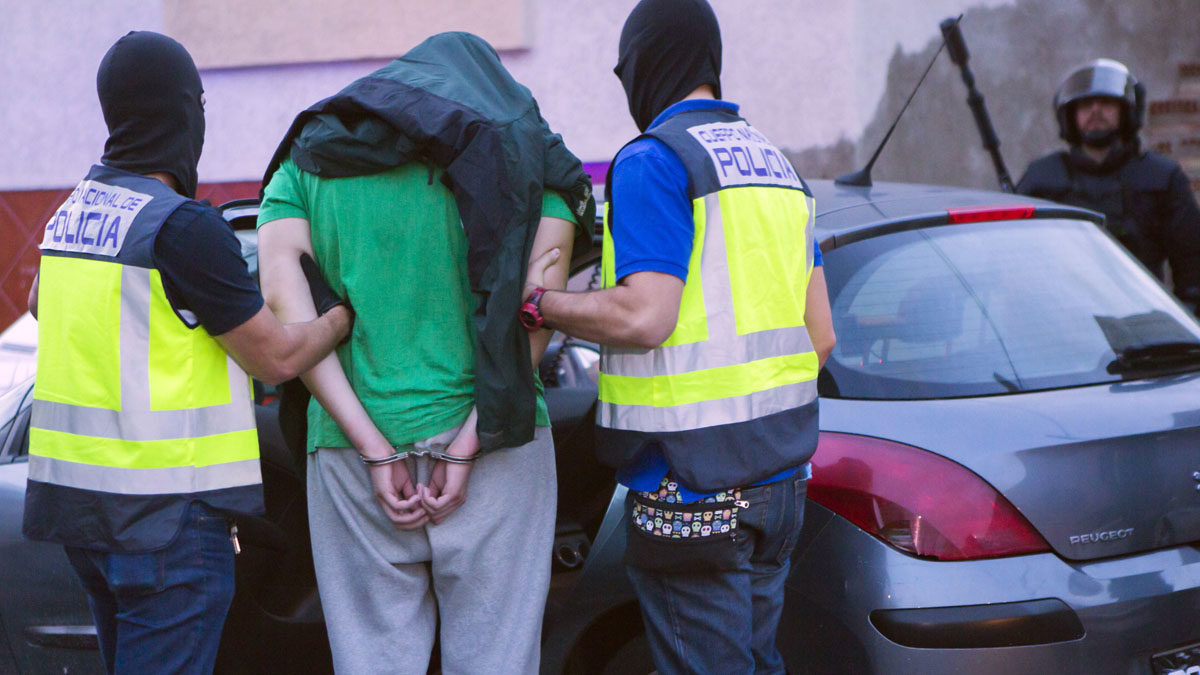 Imagen de archivo de una detención en Melilla (Foto: AFP)