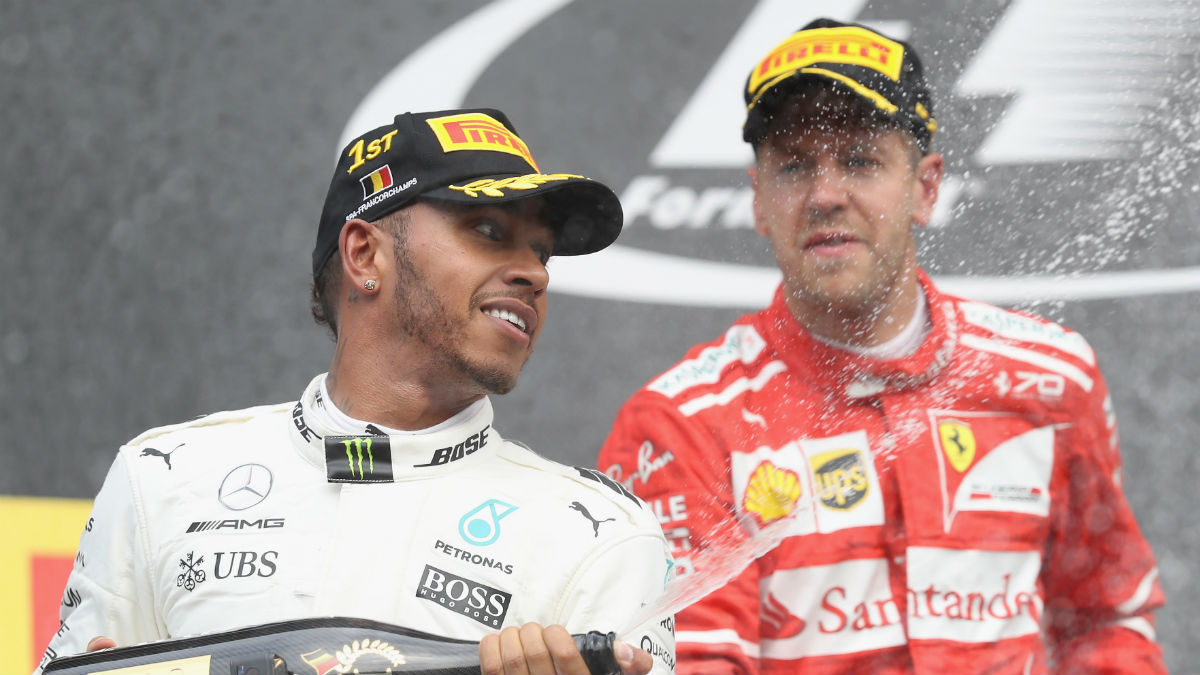Lewis Hamilton ha reconocido que pilotar para Ferrari sería un sueño, descartando no obstante que éste se produzca antes de tres o cuatro años. (Getty)