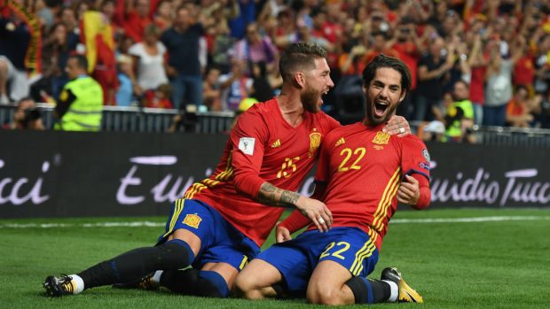 isco-sergio-ramos-españa-italia-santaigo-bernabeu