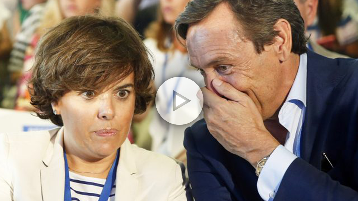 Soraya Sáenz de Santamaría y Rafael Hernando. (Foto: EFE)