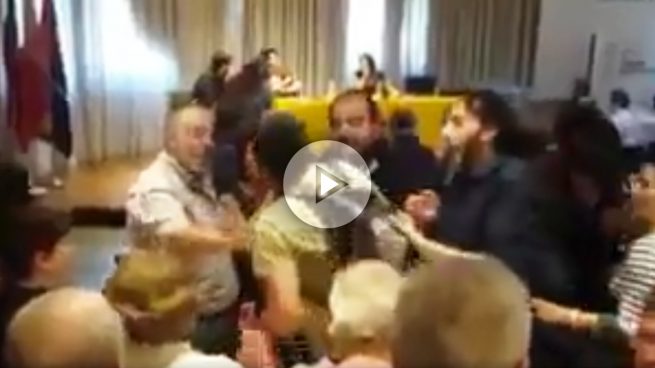 El activista Lagarder expulsado de un acto de Podemos tras llamar «fascista» a Irene Montero