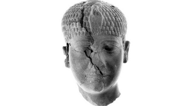 Te mostramos todos los detalles del extraño busto decapitado que se ha encontrado recientemente en Israel. Es el caso del faraón maldito.