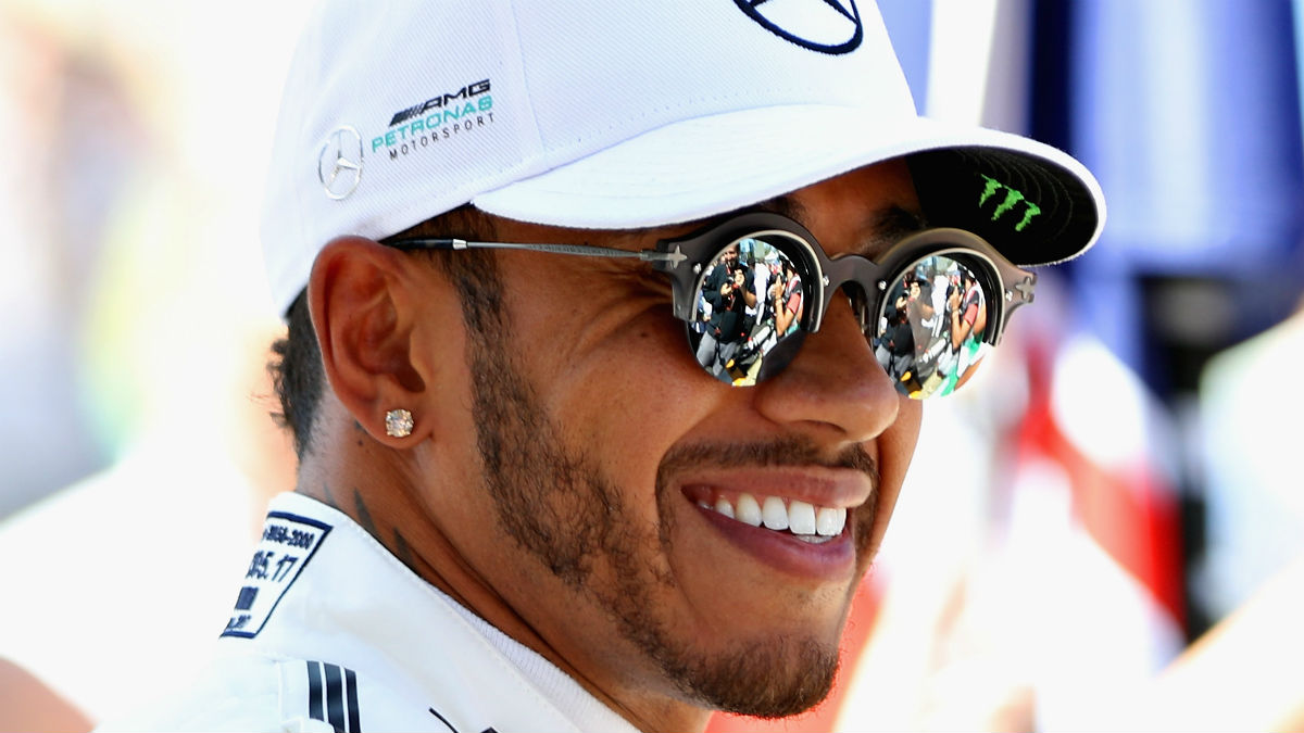 Lewis Hamilton ha dejado caer que espera que Mercedes aplique órdenes de equipo para poder pelear contra Sebastian Vettel por el mundial con plenas garantías. (Getty)