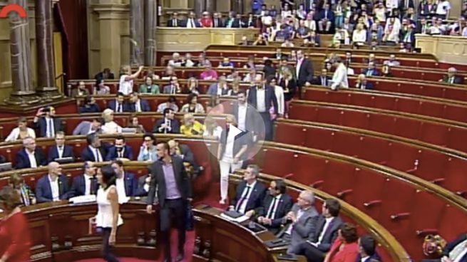 Así fue el pleno más tenso de la historia del Parlamento catalán