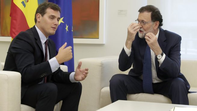Rivera le dice a Rajoy que no descarte aplicar el 155 para detener el golpe secesionista