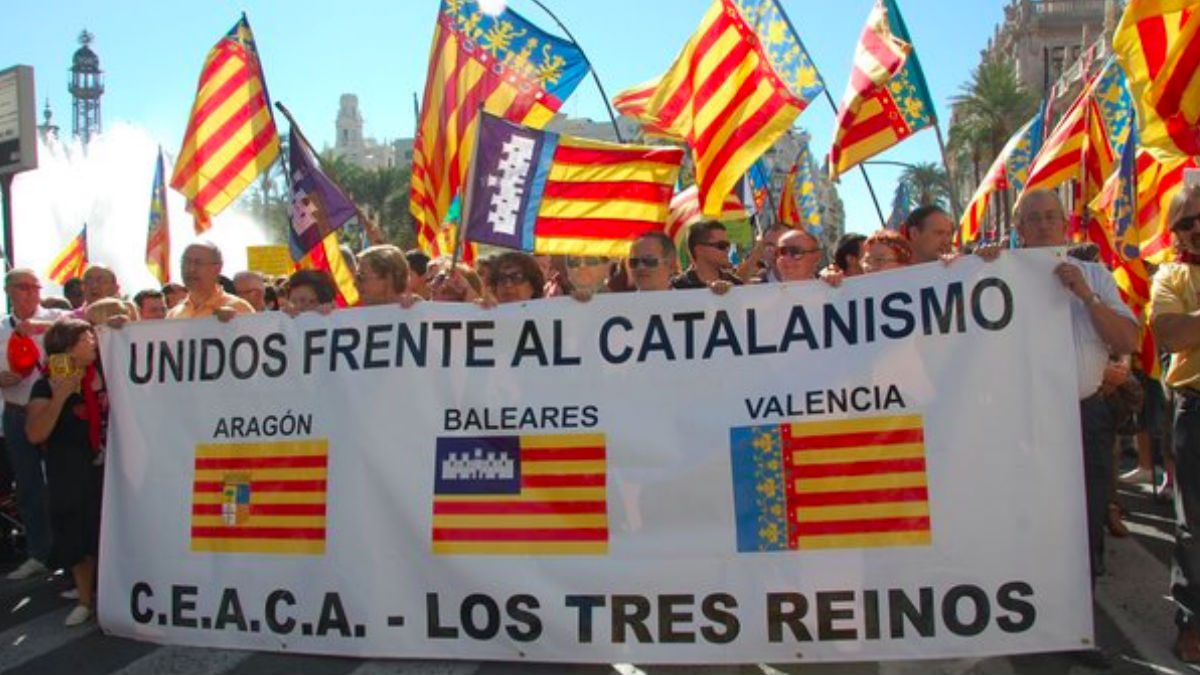 Manifestación contra la ‘catalanización’ Foto: Coordinadora de entidades de la Antigua Corona de Aragón.