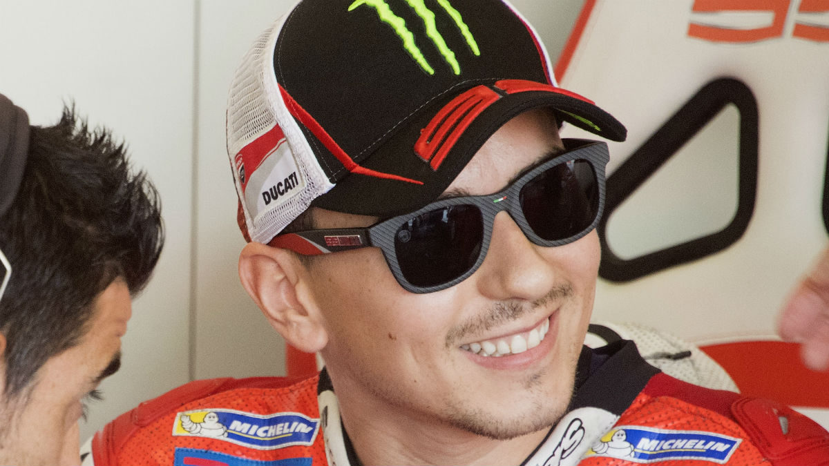 Jorge Lorenzo ha mostrado su malestar contra el comportamiento de los aficionados italianos durante el Gran Premio de San Marino de MotoGP. (Getty)