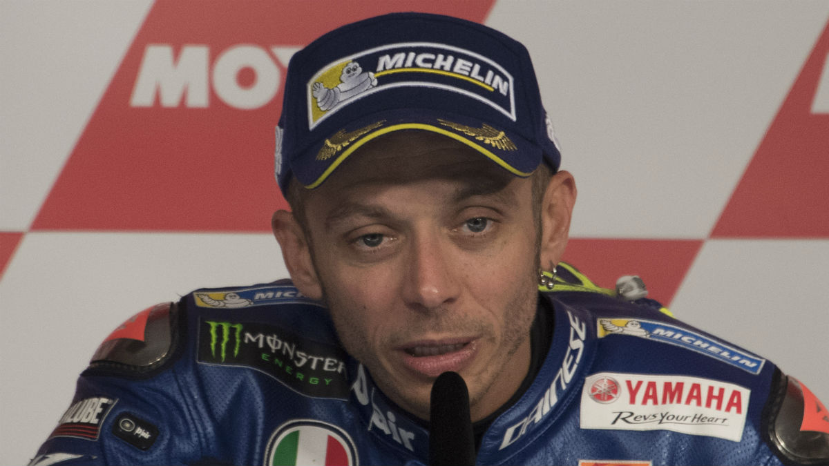 Yamaha confirma la baja de Valentino Rossi en el Gran Premio de Aragón de MotoGP, confirmando que el italiano será sustituido por Michael van der Mark. (Getty)