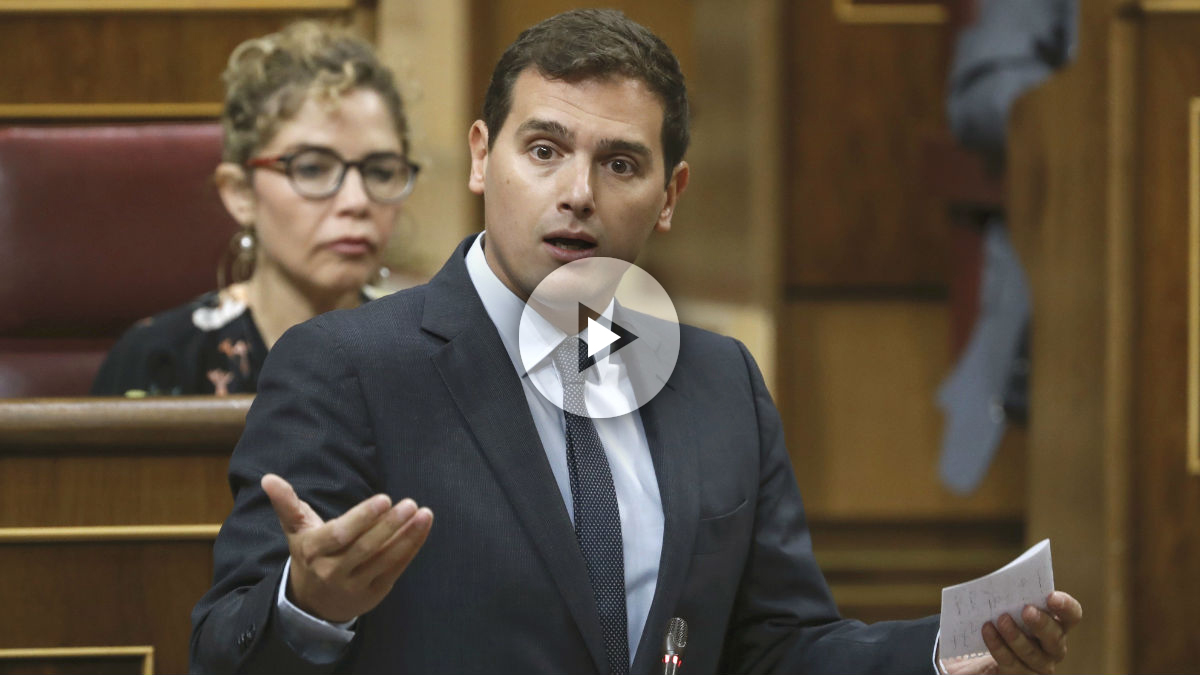 El líder de Ciudadanos (Cs), Albert Rivera, durante su intervención hoy en la sesión de control al Gobierno en el Congreso de los Diputados (Foto: Efe)