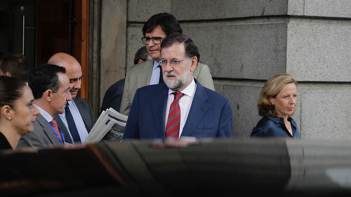 Mariano Rajoy a la salida del Congreso de los Diputados. (Foto: Francisco Toledo)