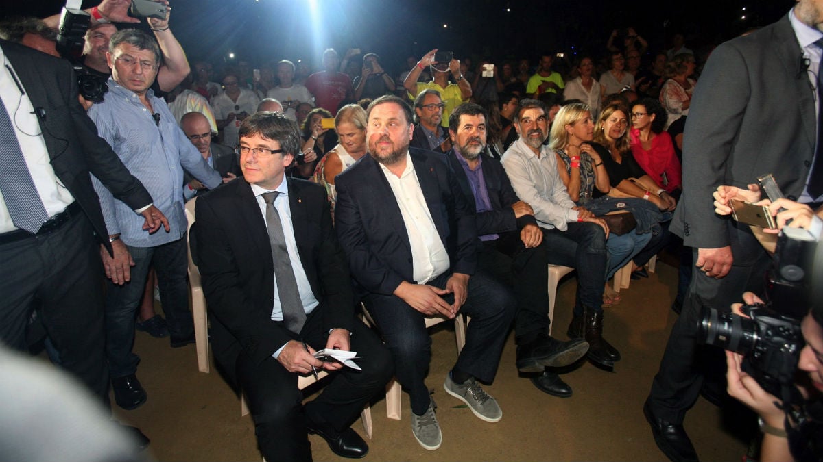 El ex presidente de la Generalitat Carles Puigdemont y su ex vicepresidente Oriol Junqueras.