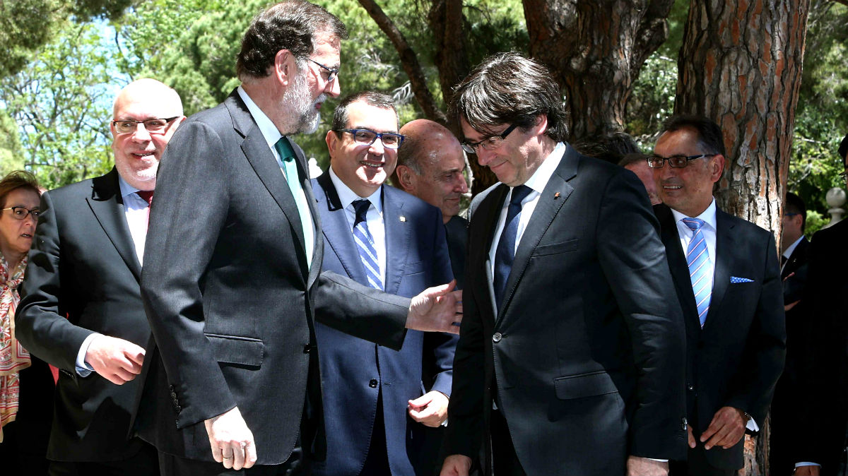 Mariano Rajoy y Carles Puigdemont, el pasado mes de mayo en Barcelona.