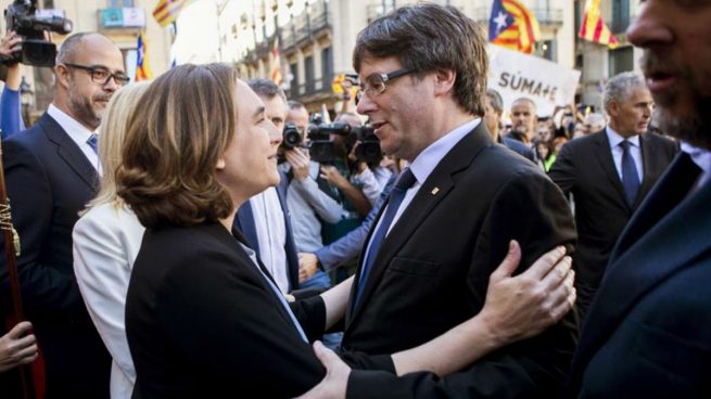 Ada Colau y Carles Puigdemont