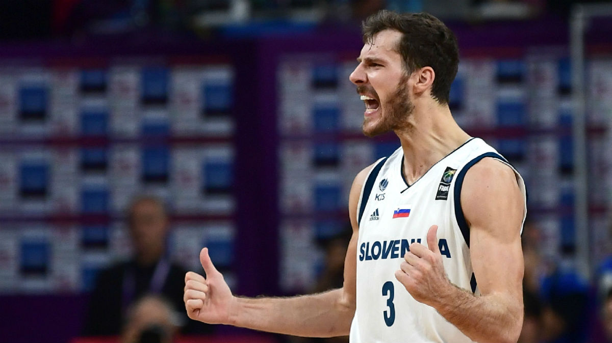 Dragic celebra la victoria de Eslovenia. (Getty)